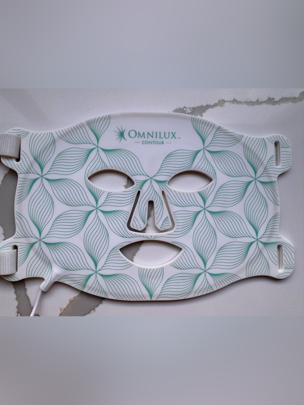 Omnilux Contour Face LED Red Light Therapy Mask - Excellent Condition